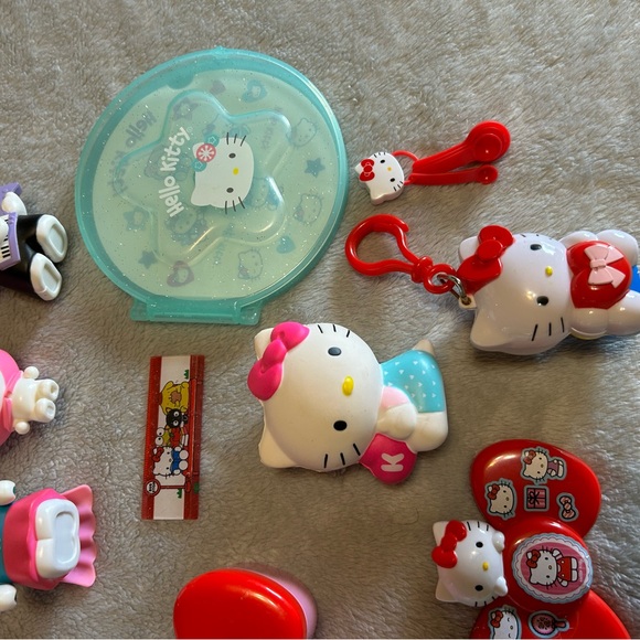 Hello Kitty Collectible PEZ Dispensers Metal Lunch Box Figures Lot - Picture 5 of 8